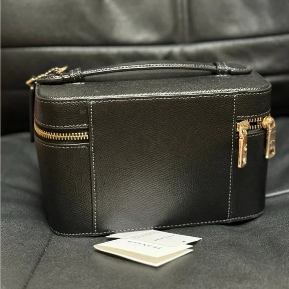 NWT Coach Cosmetic Case In Leather CW727 - Picture 8 of 8